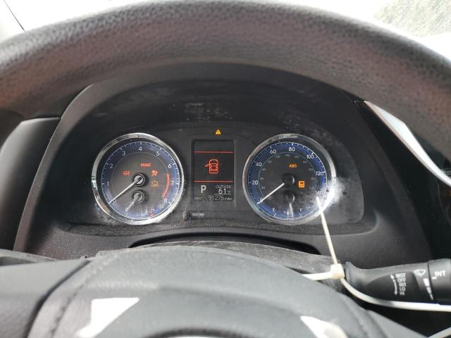 2T1BURHE5JC069453 - 2018 TOYOTA COROLLA L Biały zdjęcie 9