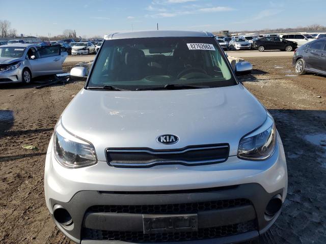 KNDJN2A20J7581123 - 2018 KIA SOUL SILVER photo 5