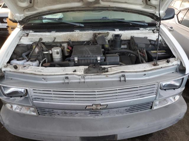 1GCDM19W4WB180972 - 1998 CHEVROLET ASTRO WHITE photo 11