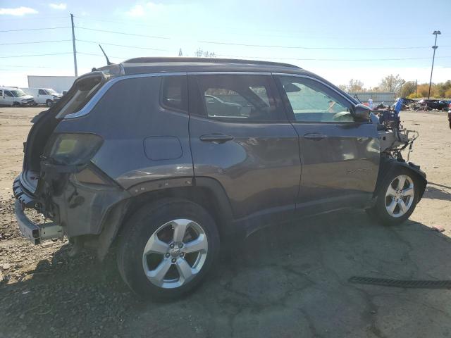3C4NJDBB9JT178745 - 2018 JEEP COMPASS LATITUDE Grau Foto 3