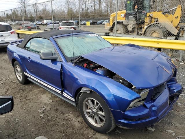 1ZVFT84N255238848 - 2005 FORD MUSTANG BLUE photo 4