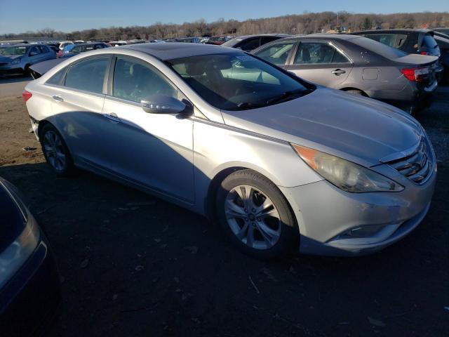 5NPEC4AC5BH114062 - 2011 HYUNDAI SONATA SE SILVER photo 4