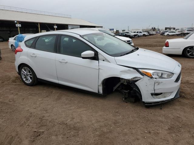 1FADP3K28JL315518 - 2018 FORD FOCUS SE WHITE photo 4