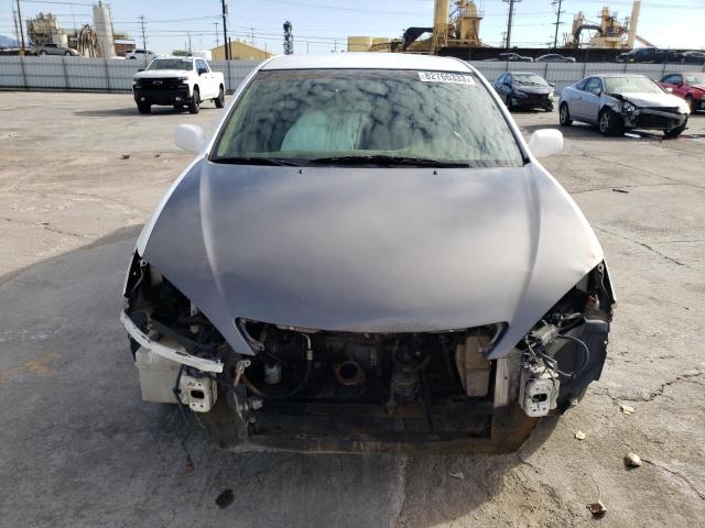 4T1BE32K95U568379 - 2005 TOYOTA CAMRY LE WHITE photo 5