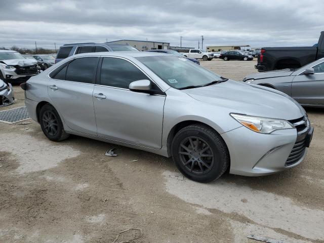 4T1BF1FK7HU690593 - 2017 TOYOTA CAMRY LE SILVER photo 4