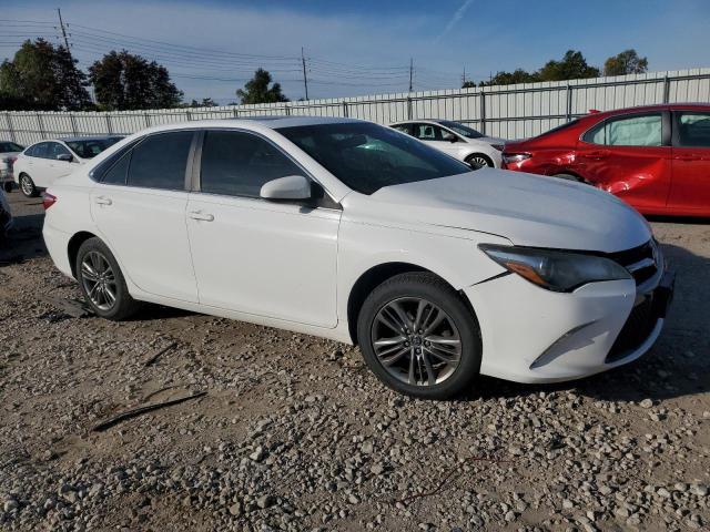 4T1BF1FK3HU345142 - 2017 TOYOTA CAMRY LE 白色 照片 4