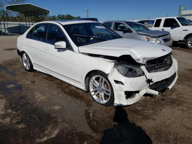 WDDGF4HB1DR298804 - 2013 MERCEDES-BENZ C 250 WHITE photo 4