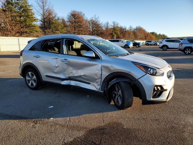 KNDCB3LC4L5427056 - 2020 KIA NIRO LX SILVER photo 4