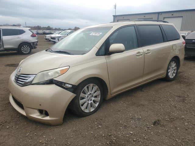 2011 TOYOTA SIENNA XLE, 