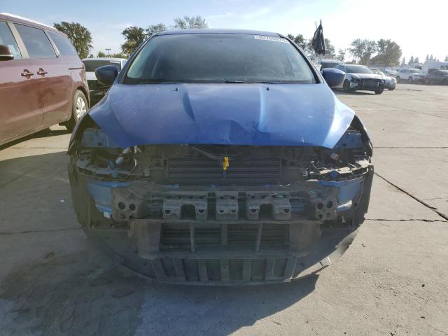 1FADP3F24JL279157 - 2018 FORD FOCUS SE Синий фото 5