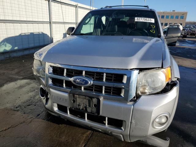 1FMCU9DG2BKA48292 - 2011 FORD ESCAPE XLT SILVER photo 5