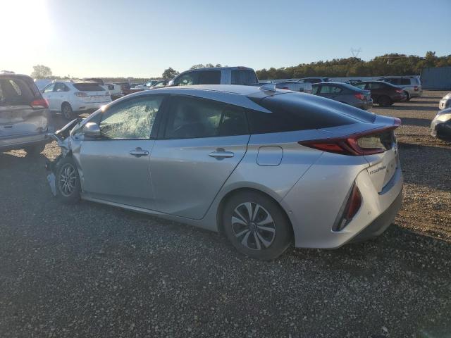 JTDKARFP6J3071539 - 2018 TOYOTA PRIUS PRIM Srebrny zdjęcie 2