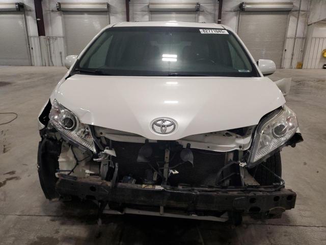 5TDYK3DC2FS614234 - 2015 TOYOTA SIENNA XLE WHITE photo 5