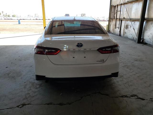 4T1C31AK4NU577197 - 2022 TOYOTA CAMRY LE WHITE photo 6