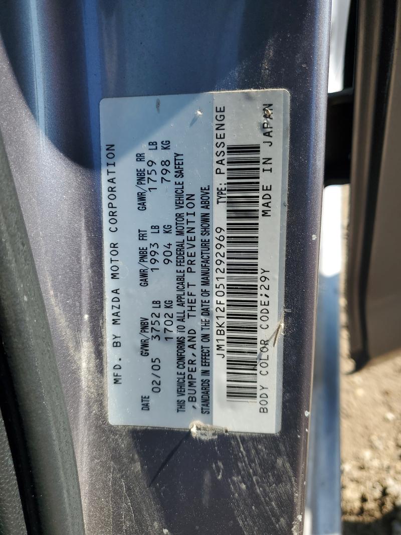 JM1BK12F051292969 - 2005 MAZDA 3 I SILVER photo 13