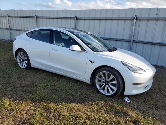 5YJ3E1EB4JF088925 - 2018 TESLA MODEL 3 WHITE photo 4