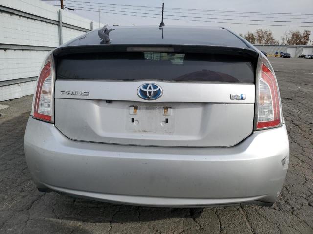 JTDKN3DUXF0420592 - 2015 TOYOTA PRIUS SILVER photo 6