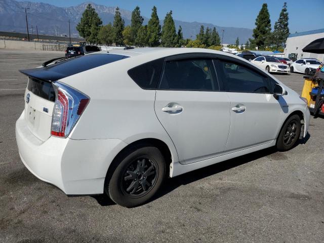 JTDKN3DU3F0449884 - 2015 TOYOTA PRIUS 白色 照片 3