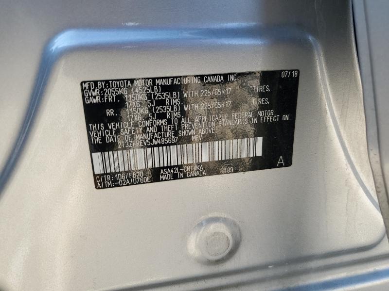 2T3ZFREV5JW485697 - 2018 TOYOTA RAV4 LE 银色 照片 13