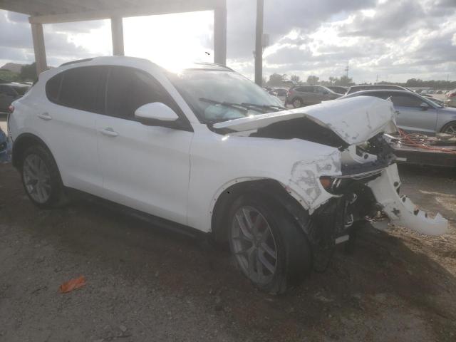 ZASFAKPN7J7B92649 - 2018 ALFA ROMEO STELVIO SPORT Blanc photo 4