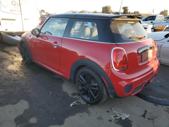 WMWXP7C58H2A45018 - 2017 MINI COOPER S RED photo 2