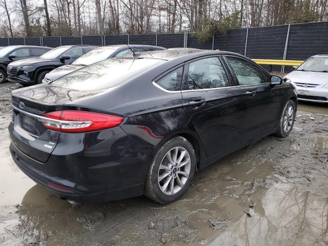 3FA6P0HD0HR411719 - 2017 FORD FUSION SE BLACK photo 3