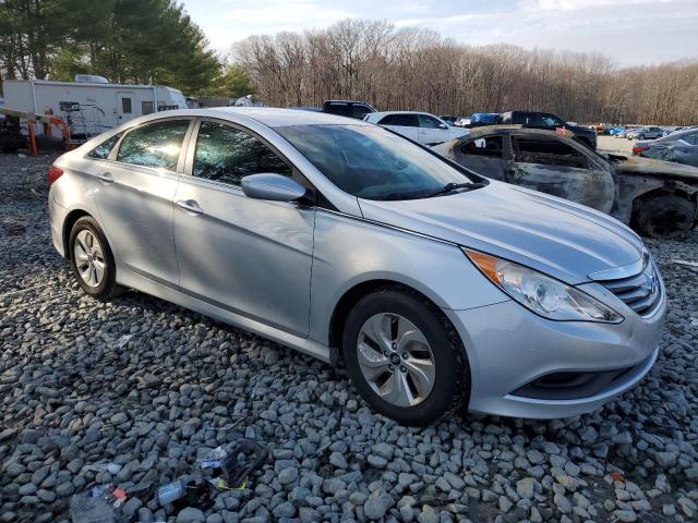 5NPEB4AC4EH822410 - 2014 HYUNDAI SONATA GLS SILVER photo 4