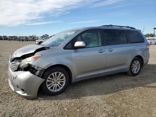 2012 TOYOTA SIENNA XLE, 