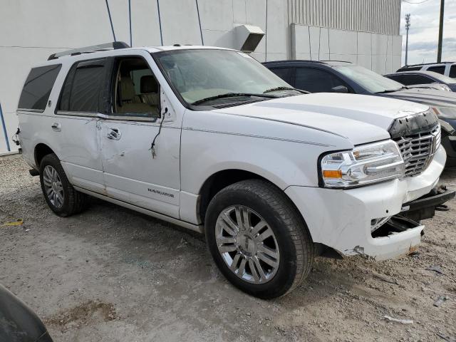 5LMJJ2H57AEJ01157 - 2010 LINCOLN NAVIGATOR WHITE photo 4