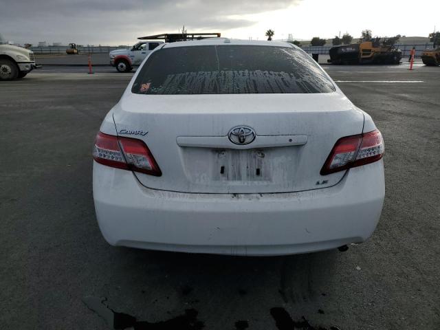 4T1BF3EK9AU563203 - 2010 TOYOTA CAMRY BASE أبيض صورة 6