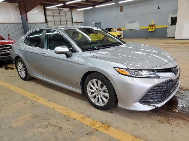 4T1C11AKXLU952030 - 2020 TOYOTA CAMRY LE SILVER photo 4
