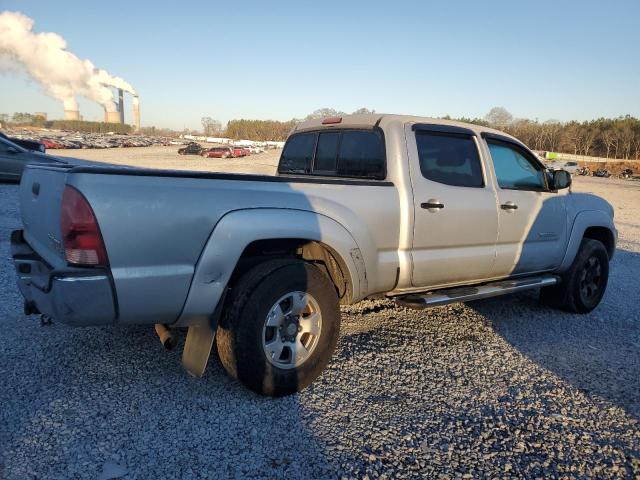 3TMKU72N28M015817 - 2008 TOYOTA TACOMA DOUBLE CAB PRERUNNER LONG BED SILVER photo 3