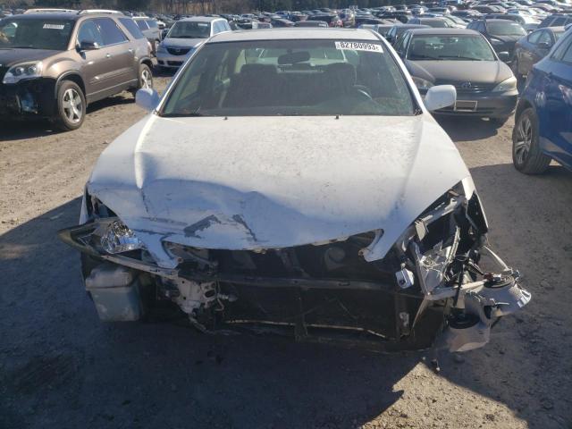 4T1BE32K74U272890 - 2004 TOYOTA CAMRY LE WHITE photo 5