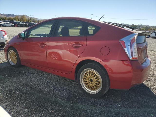 JTDKN3DU3E1742533 - 2014 TOYOTA PRIUS RED photo 2
