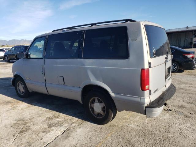 1GNDM19W3WB129776 - 1998 CHEVROLET ASTRO SILVER photo 2