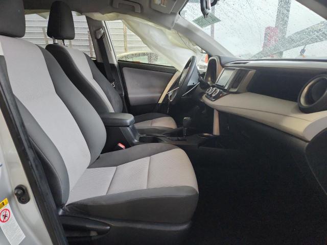 JTMZFREV6FD075771 - 2015 TOYOTA RAV4 LE 银色 照片 7