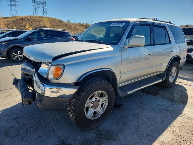 2001 TOYOTA 4RUNNER SR5, 