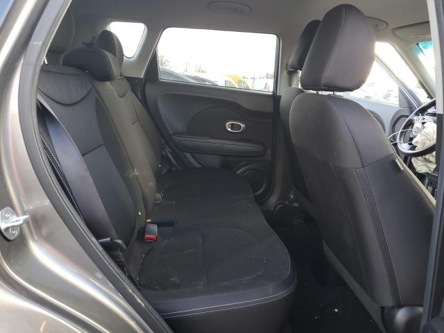 KNDJN2A26G7387334 - 2016 KIA SOUL GRAY photo 10