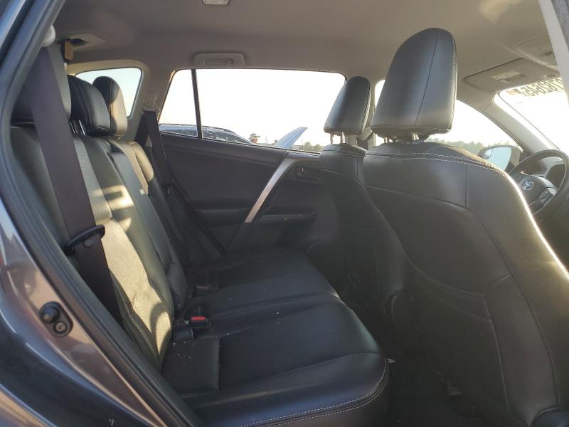 JTMZFREV6JJ736936 - 2018 TOYOTA RAV4 LE CHARCOAL photo 11