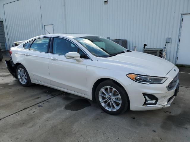 3FA6P0SU5KR258612 - 2019 FORD FUSION TITANIUM WHITE photo 4