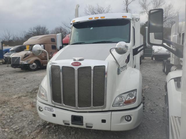 1XPBAP9X2FD261743 - 2015 PETERBILT 579 WHITE photo 2