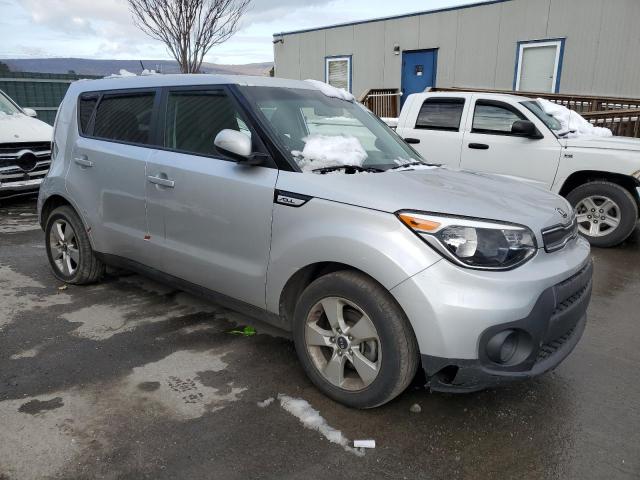 KNDJN2A24K7019517 - 2019 KIA SOUL SILVER photo 4