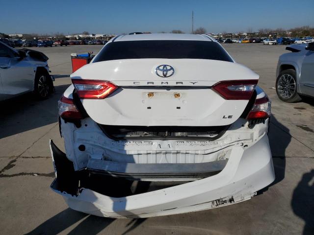 4T1B11HKXJU111257 - 2018 TOYOTA CAMRY L WHITE photo 6