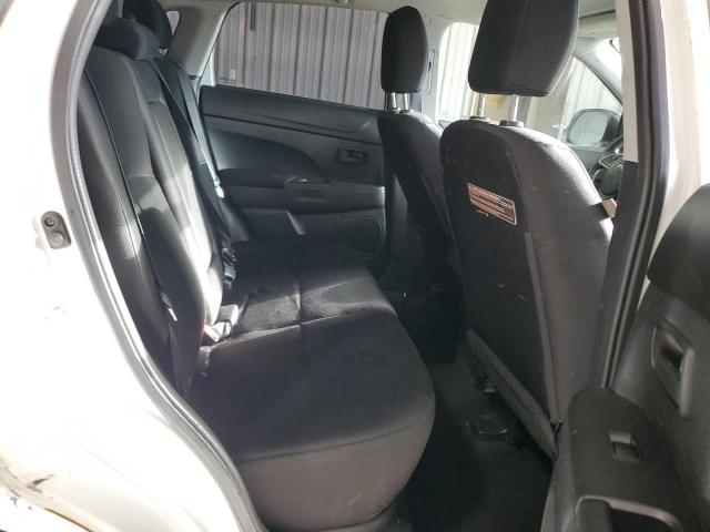 4A4AP3AU6FE006943 - 2015 MITSUBISHI OUTLANDER ES WHITE photo 11