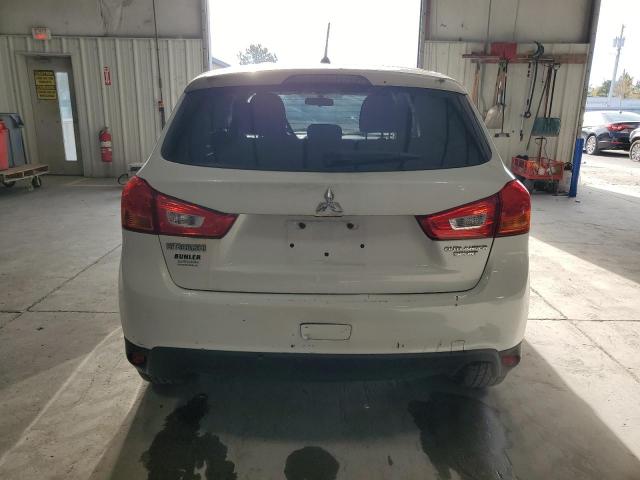 4A4AP3AU6FE006943 - 2015 MITSUBISHI OUTLANDER ES WHITE photo 6