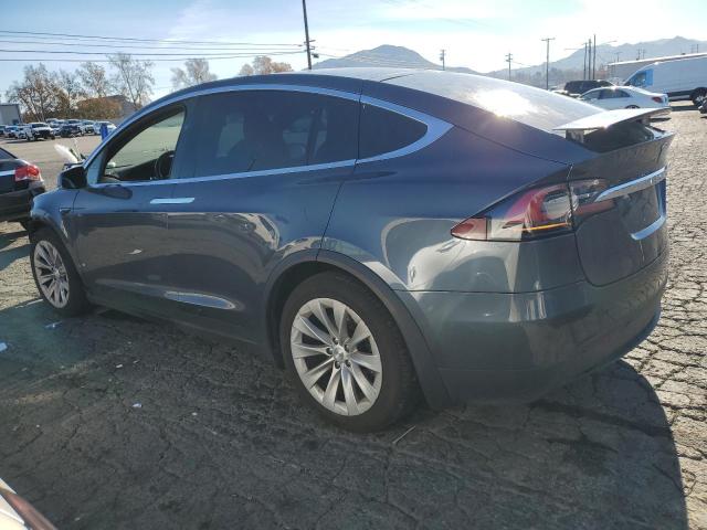 5YJXCDE29LF231346 - 2020 TESLA MODEL X GRAY photo 2