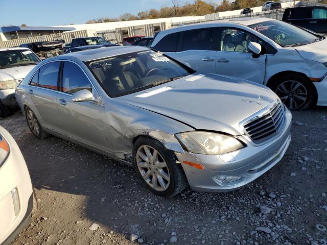 WDDNG71X07A058402 - 2007 MERCEDES-BENZ S 550 SILVER photo 4