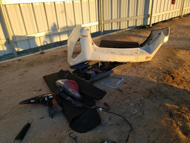 JTDKARFP5J3078238 - 2018 TOYOTA PRIUS PRIM თეთრი ფოტო 12