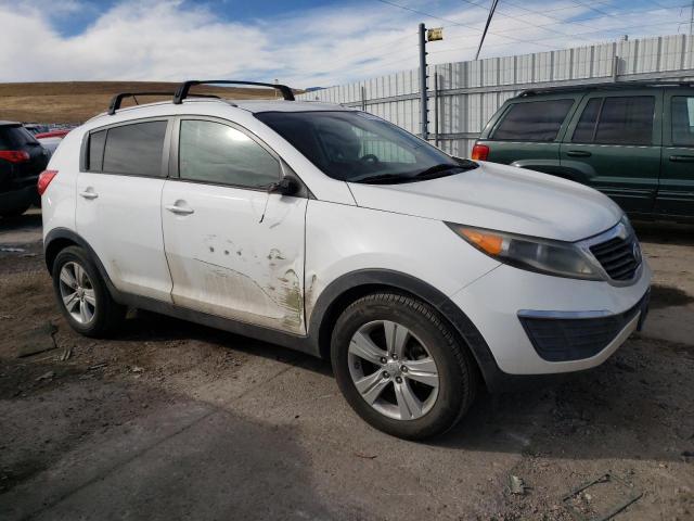 KNDPB3A21D7396639 - 2013 KIA SPORTAGE BASE WHITE photo 4