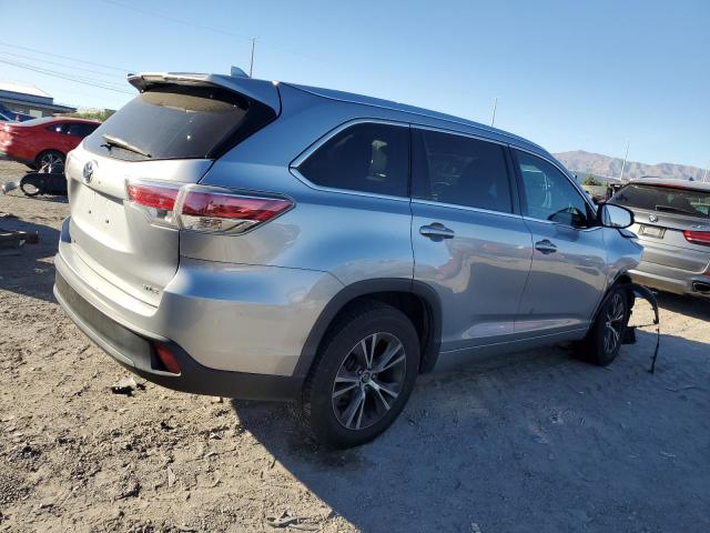 5TDKKRFH1GS146807 - 2016 TOYOTA HIGHLANDER XLE Серебристый фото 3
